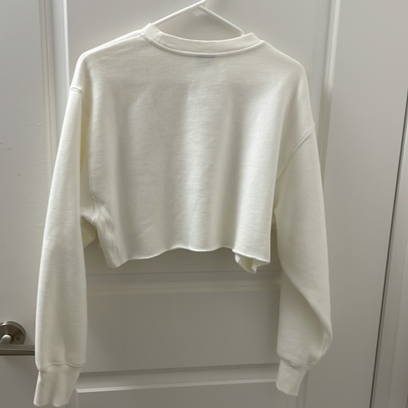 Aritzia TNA short hoodie - Picture 4 of 4
